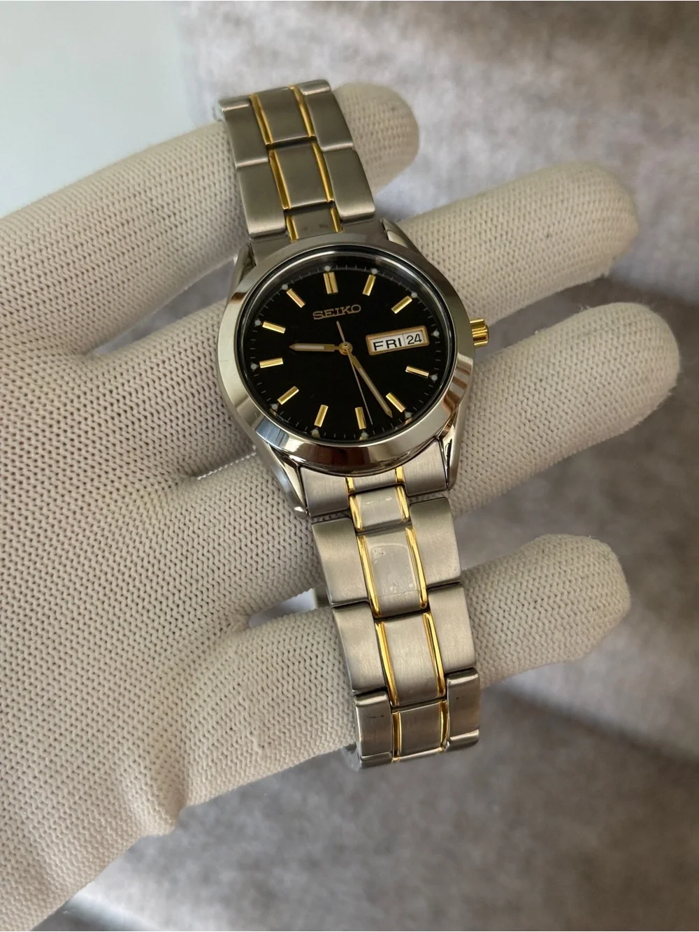 Seiko Black Dial Two-Tone Gold & Silver Bracelet Watch day date Mens Watch